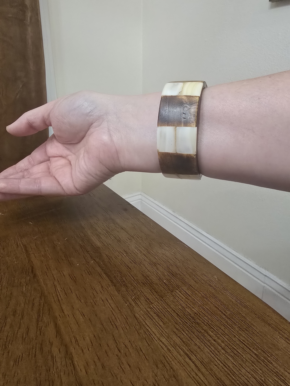 VTG Wood Bangle Bracelet Mother of Pearl Shell Mosaic Inlay Checkerboard Boho